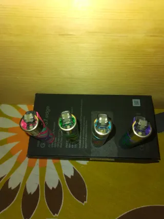 4 accendini Clipper con disegno foglia