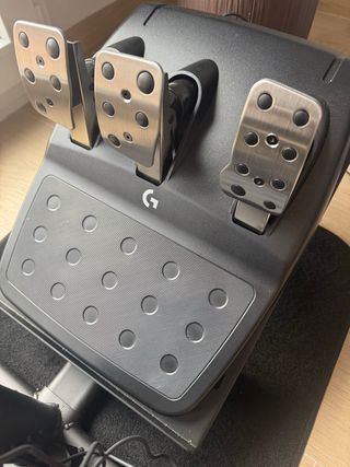 Volante Logitech PS5 y Silla Gaming