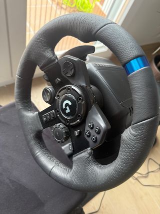 Volante Logitech PS5 y Silla Gaming