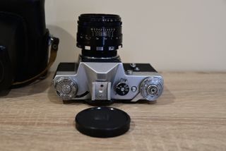 Cámara Zenit E + Objetivo Helios 44-2
