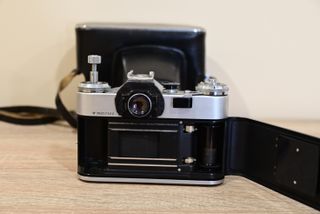 Cámara Zenit E + Objetivo Helios 44-2