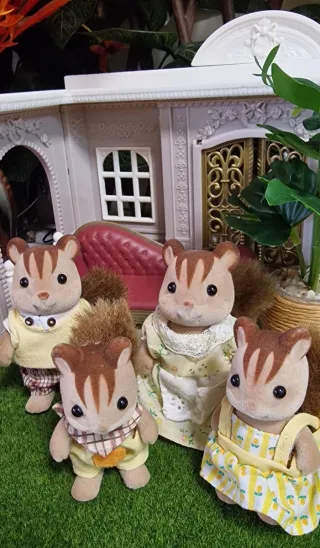 Familia Ardilla Sylvanian Families
