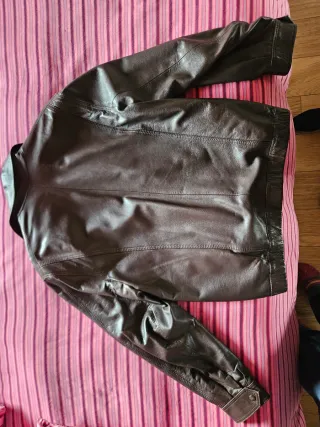 Chaqueta de piel marrón hombre