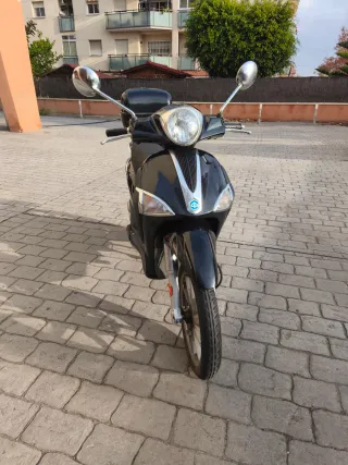 Piaggio Liberty 125 (2016)-9.270 km- ITV 2027