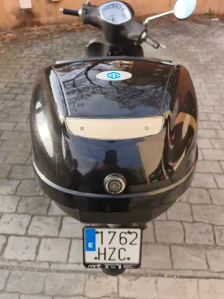 Piaggio Liberty 125 (2016)-9.270 km- ITV 2027