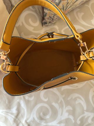 Bolso de mano mostaza