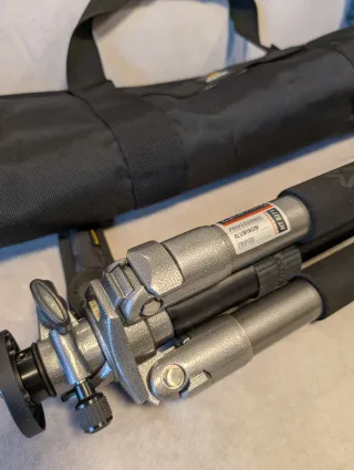 Nikon AF-S 70-200mm f/2.8G ED VR II + Trípode