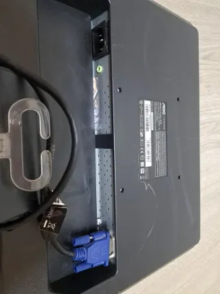 Monitor LCD Plano VGA Negro/Plateado 15 pulgadas