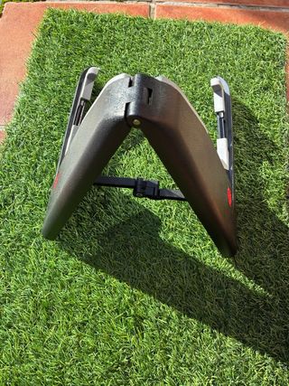 Pie de guitarra plegable Millenium