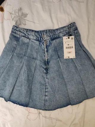 Falda vaquera plisada nueva