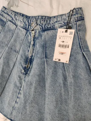 Falda vaquera plisada nueva