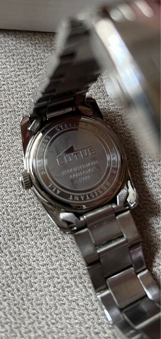 Reloj Lotus Plata y Negro