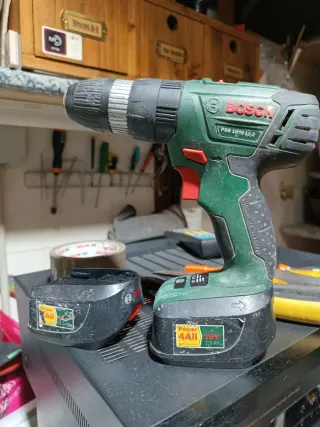 Atornillador Bosch PSB 1800 Li-2 no tiene maleta