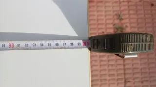 Mesa para niños con altura regulable.