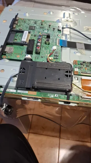 Ricambi TV Samsung 32 pollici Ue32f5000