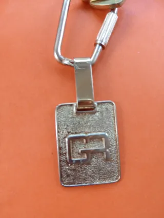 Portachiavi vintage con moschettone e chiavi