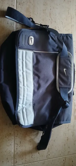 Cartera portátil Nike azul y gris