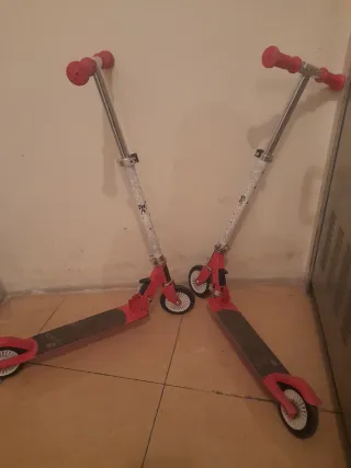 2 Patinetes Infantiles Rojos