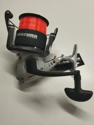 Carrete de pesca naranja