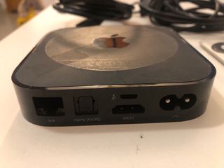 Apple TV 3ª Gen + Mando y Cables