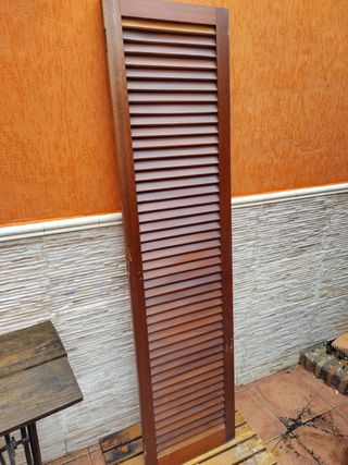 Puertas de armario de madera de nogal