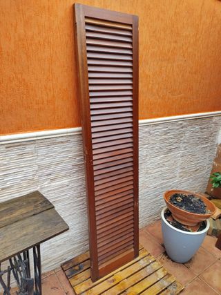 Puertas de armario de madera de nogal