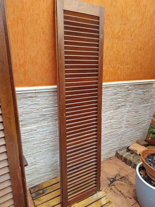 Puertas de armario de madera de nogal