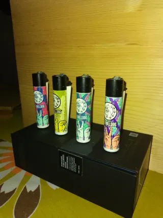4 accendini Clipper The Bulldog