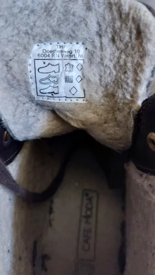 Stivaletti invernali marroni. Pelle