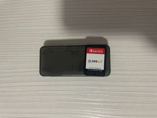 Nintendo Switch azul y rojo