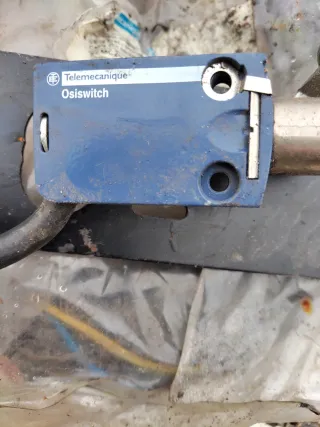 Interruptor ZCY15 8B1105. Finales de carrera elect