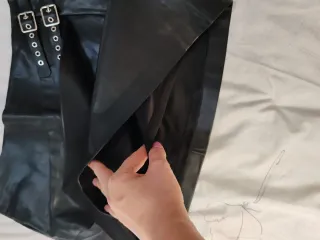 Falda Zara efecto piel con cinturón