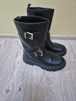 Stivaletti biker neri con fibbie