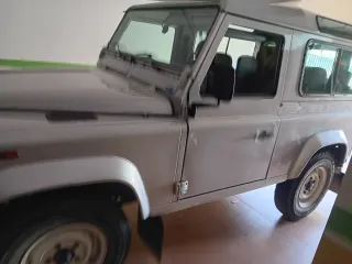 Land Rover Defender 2003
