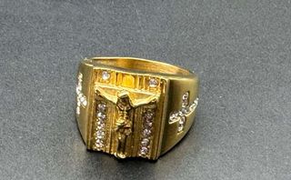 Anillo Sello Cristo Oro con Circonitas