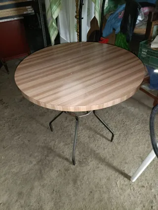 Mesa camilla con falda de terciopelo