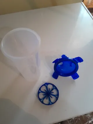 Contenitore per  caffè in plastica blu trasparente