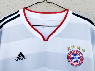 Maglia calcio FC Bayern München (2010-2011)
