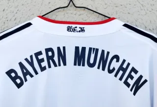 Maglia calcio FC Bayern München (2010-2011)