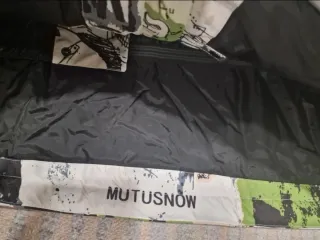 Conjunto Casaco e Calças Neve Mutusnow Novo.