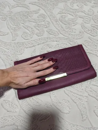 Bolso de mano Guess morado