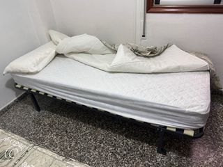 2 Camas individuales con estructura