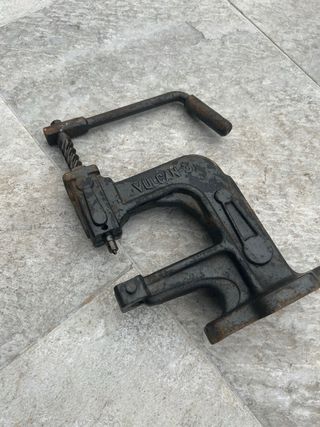 Prensa remachadora Ojales Vulkan-3 Hierro Fundido