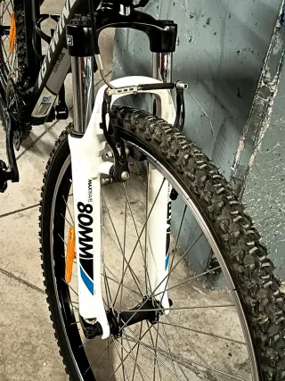 Bicicleta B'TWIN MTB Negra