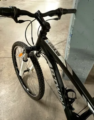 Bicicleta B'TWIN MTB Negra