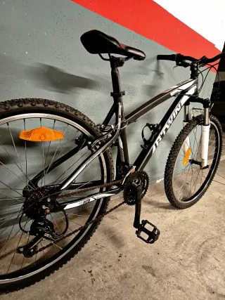 Bicicleta B'TWIN MTB Negra