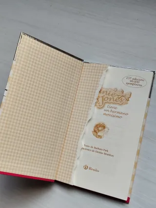 Junie B. Jones tiene un hermano monísimo (Spani...