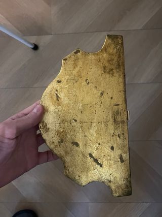 Piccolo tavolino da parete dorato