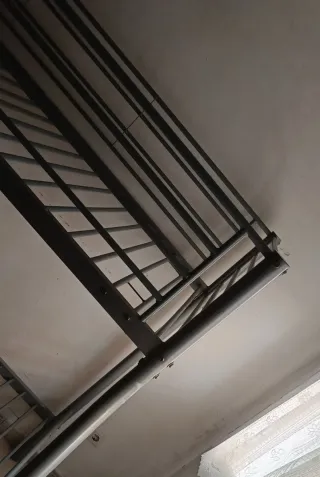 Litera metálica para niños