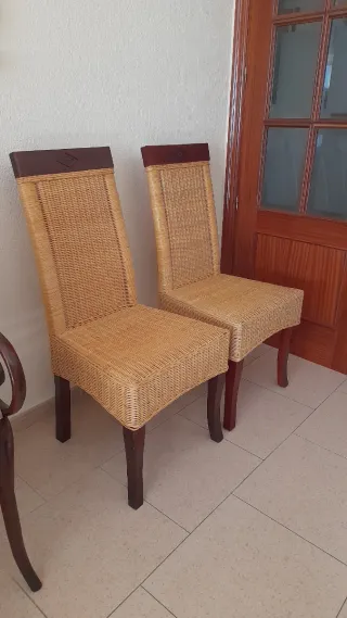 Juego de 2 Sillas de Mimbre y Madera